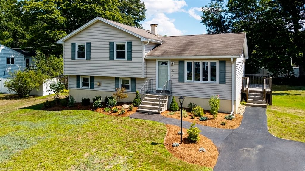 10 Chester Rd Billerica — Photo 2 of 38