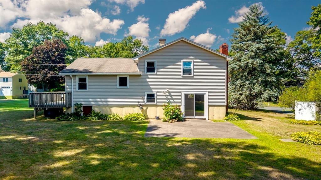 10 Chester Rd Billerica — Photo 7 of 38