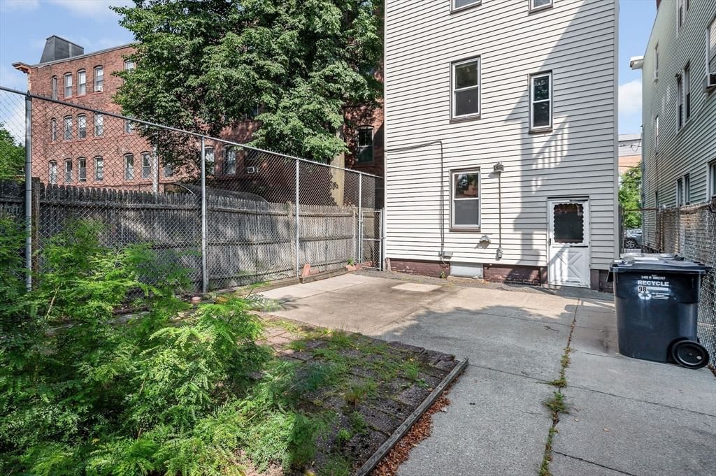 98 Willow Street Cambridge — Photo 32 of 33