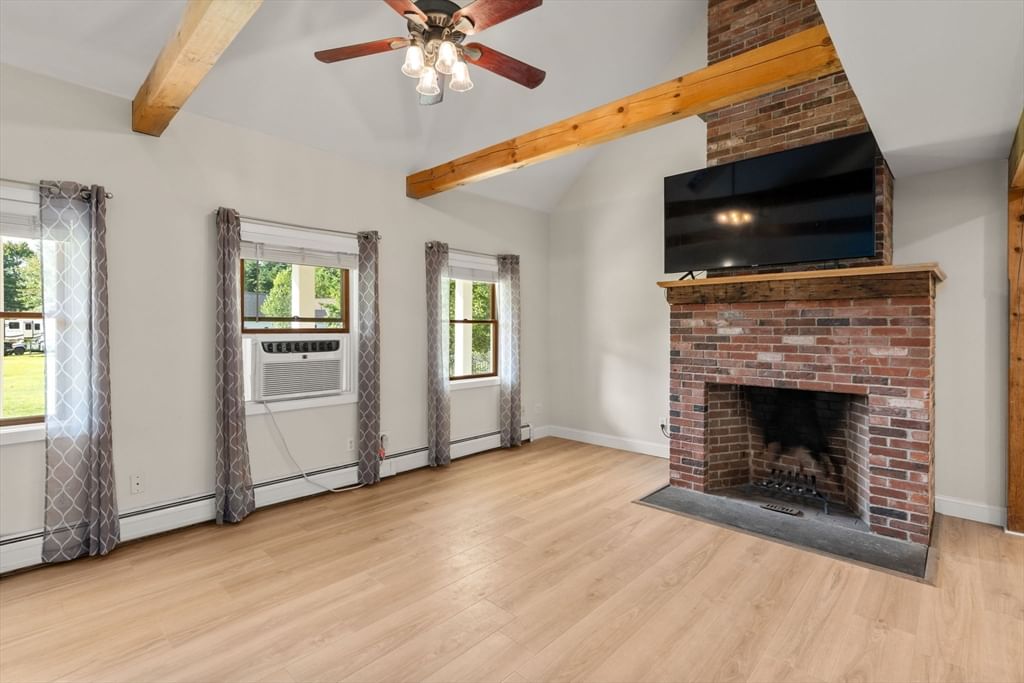 487 Long Plain Rd Leverett — Photo 4 of 42