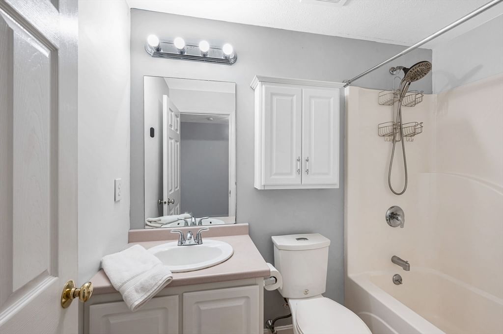4 Georgetowne #4, Nashua, NH 03062 photo 5