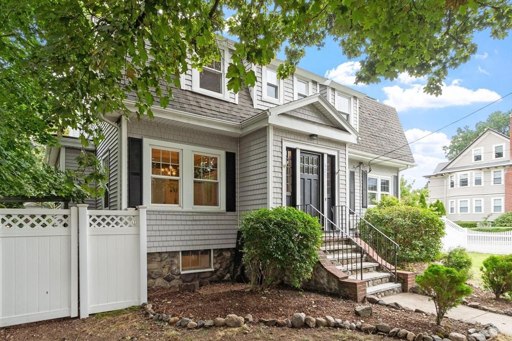 621 High St Medford — Photo 3 of 38