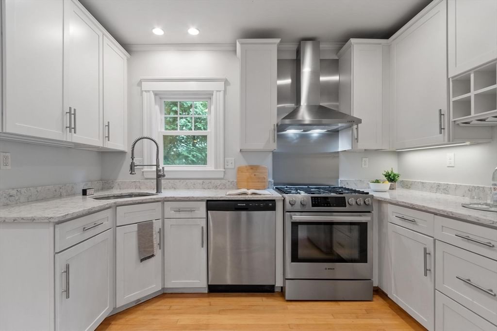 621 High St Medford — Photo 4 of 38