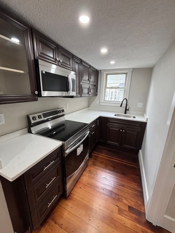 22 Pleasant St Fitchburg — Photo 3 of 41