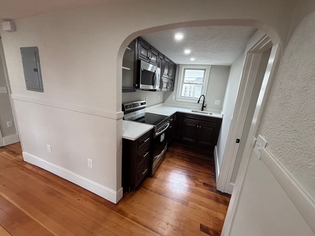 22 Pleasant St Fitchburg — Photo 4 of 41