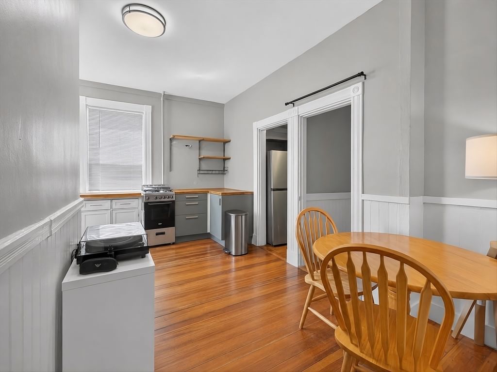 41 Walnut St #1R Somerville — Photo 5 of 24