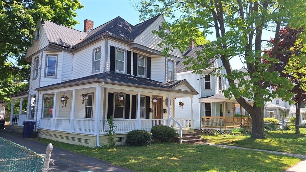 51 View St Holyoke — Photo 2 of 27