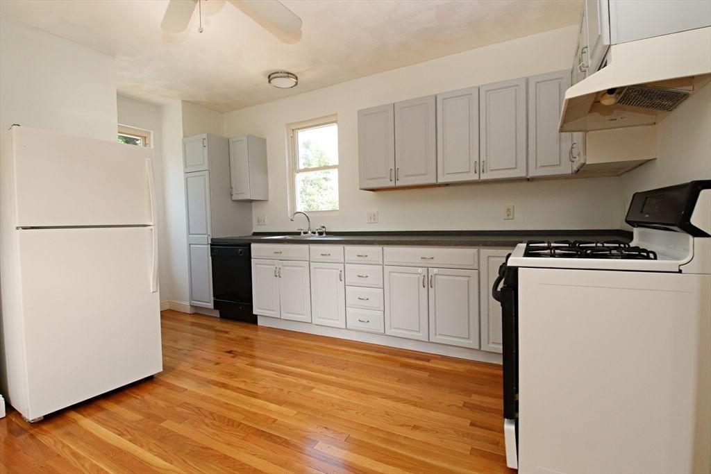 601 Lincoln Avenue Saugus — Photo 19 of 42
