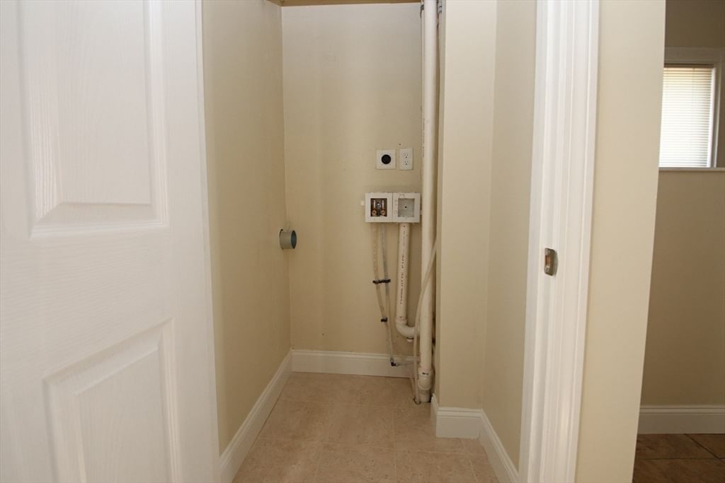 601 Lincoln Avenue Saugus — Photo 22 of 42