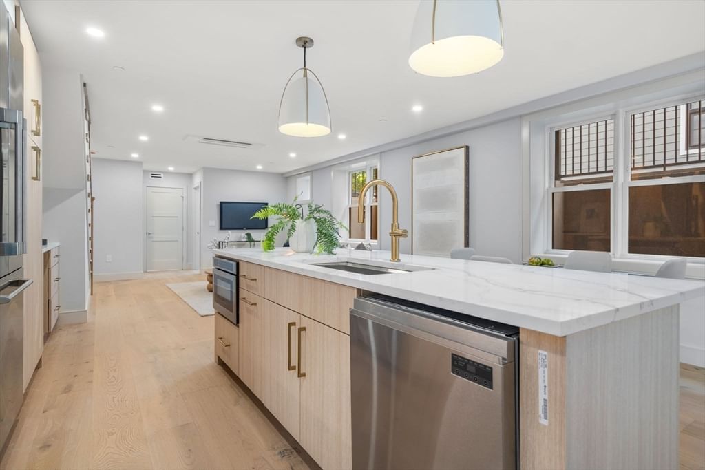 37 Pearl Street #4 Boston — Photo 17 of 18