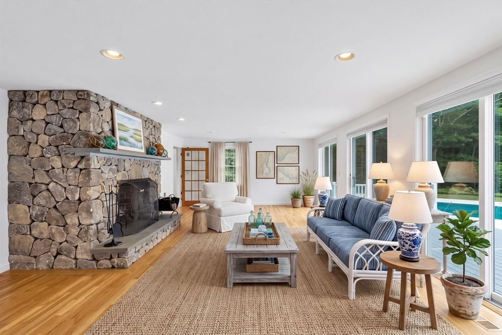 6 Heron Way Mashpee — Photo 8 of 30