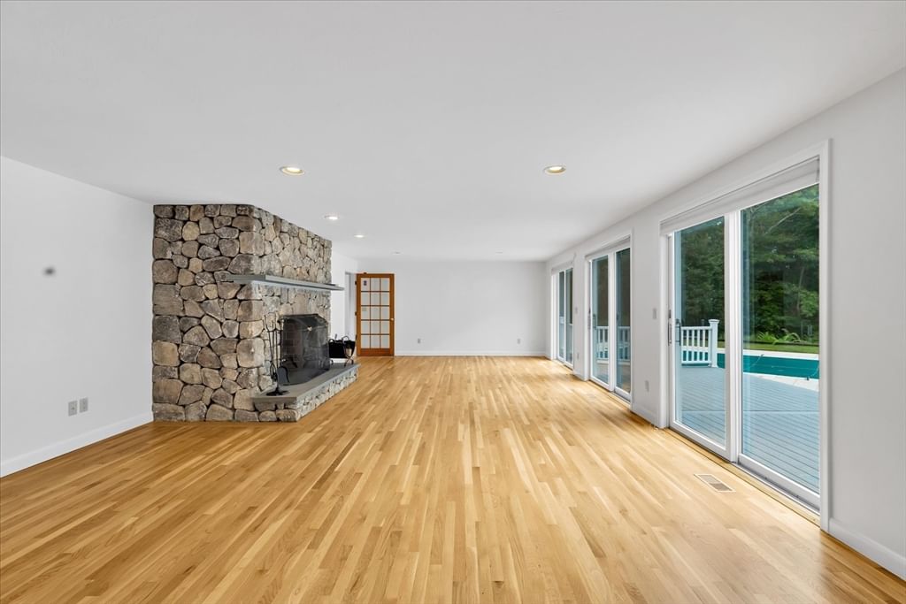 6 Heron Way Mashpee — Photo 9 of 30