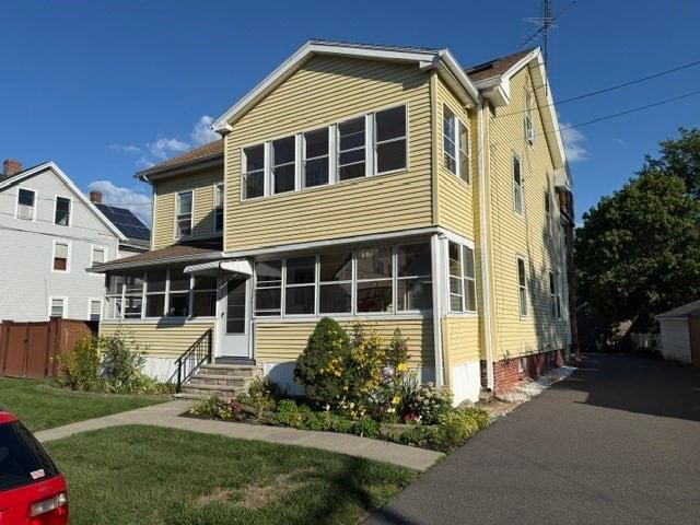 11 Maple Avenue Northampton — Photo 2 of 36