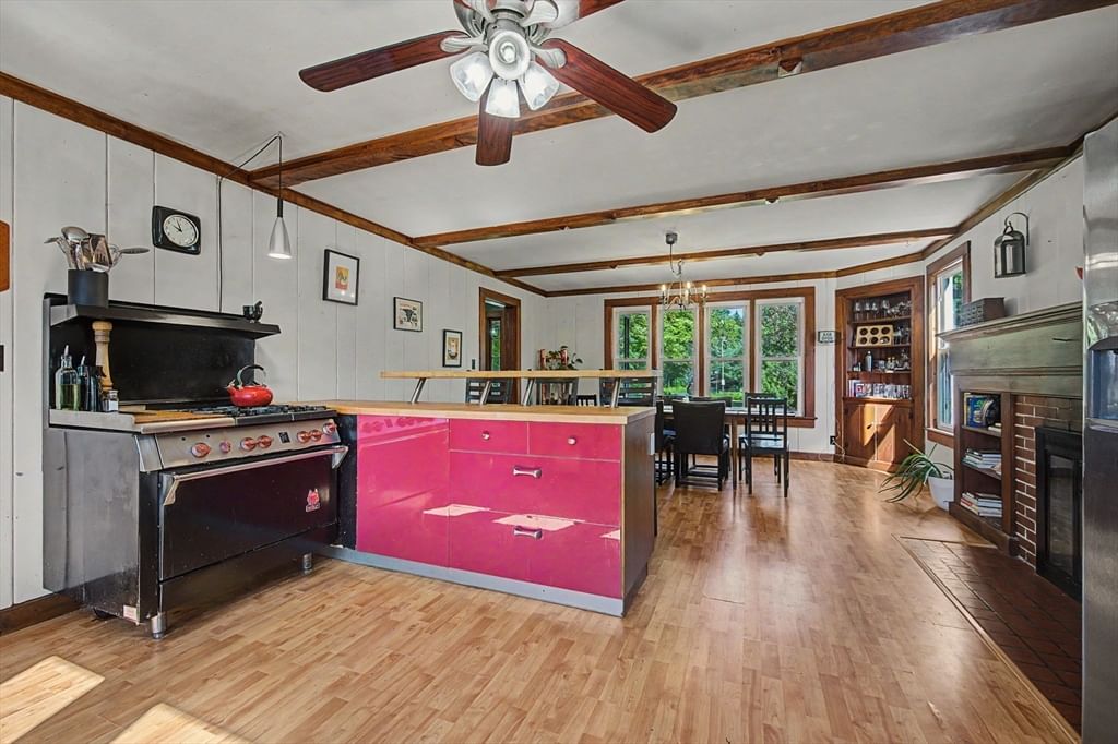66 Glendale St Easthampton — Photo 10 of 42