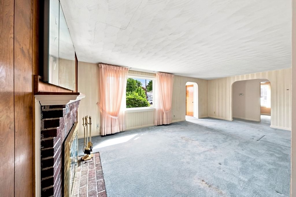 6 Evans Road Stoneham — Photo 7 of 18