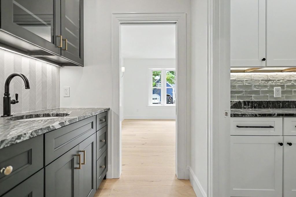 6 Plant Street Newburyport — Photo 13 of 38