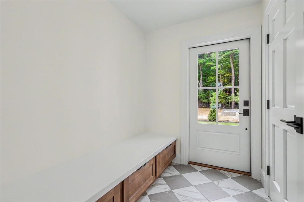 6 Plant Street Newburyport — Photo 18 of 38