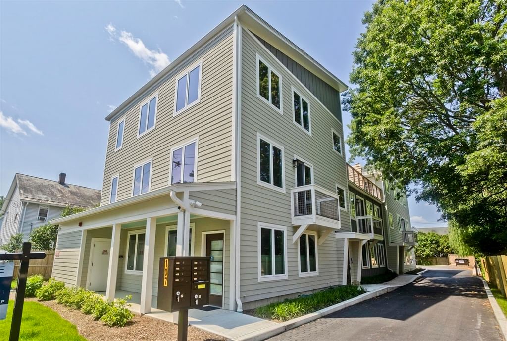 107 Williams Street #2 B Northampton — Photo 2 of 39