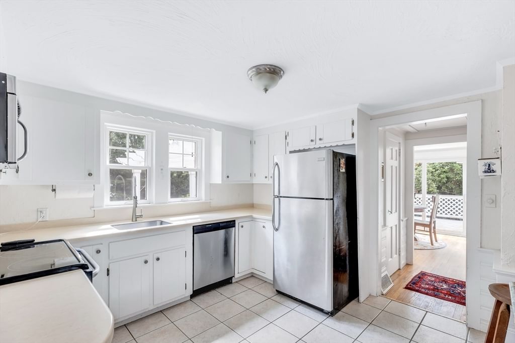 112 Osterville West Barnstable Rd Barnstable — Photo 7 of 30