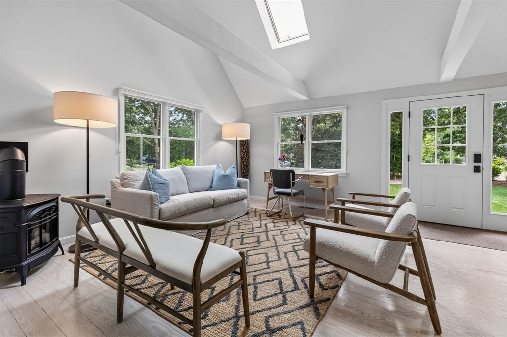 21 Vickers Street Edgartown — Photo 12 of 42
