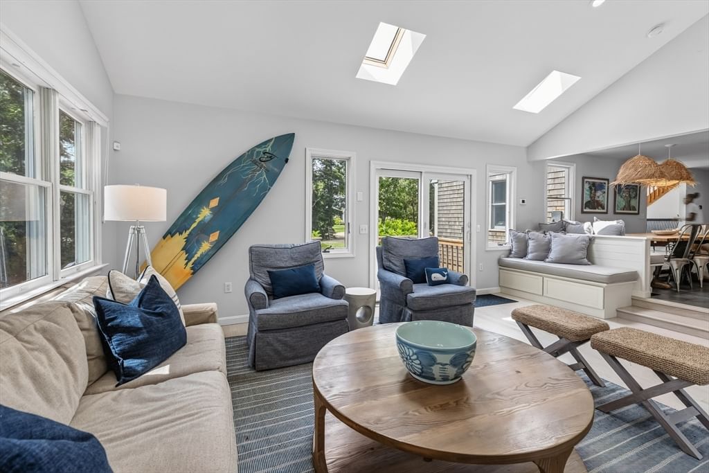 21 Vickers Street Edgartown — Photo 20 of 42