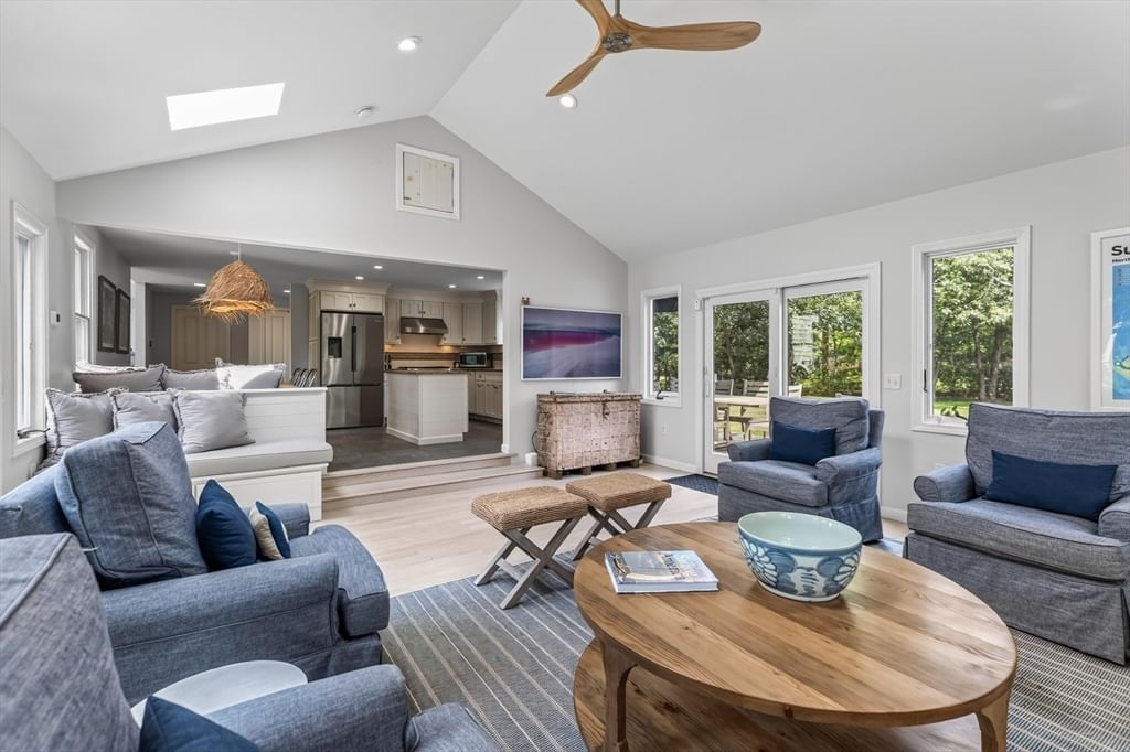 21 Vickers Street Edgartown — Photo 21 of 42