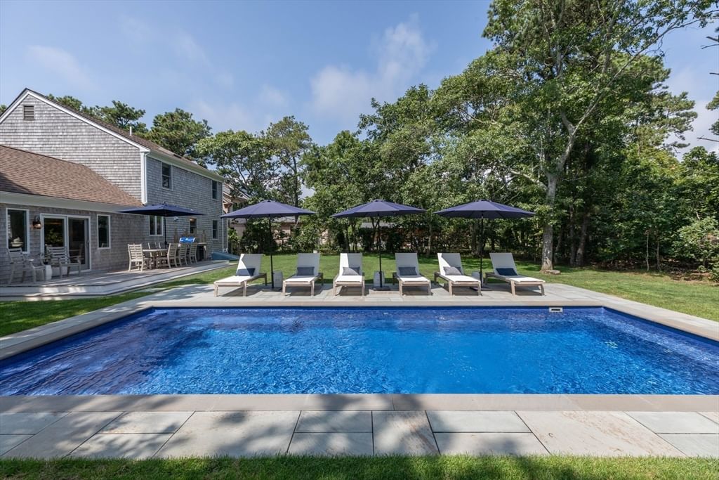 21 Vickers Street Edgartown — Photo 35 of 42