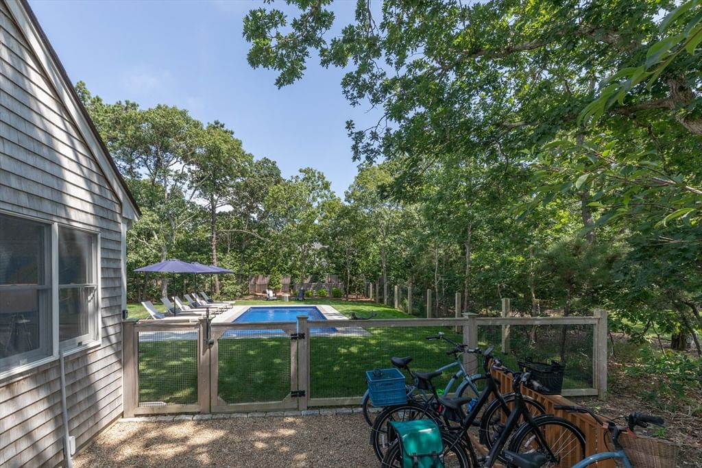21 Vickers Street Edgartown — Photo 4 of 42