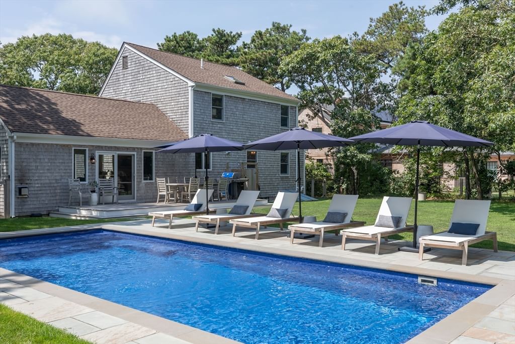 21 Vickers Street Edgartown — Photo 6 of 42