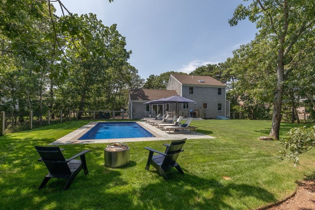 21 Vickers Street Edgartown — Photo 7 of 42