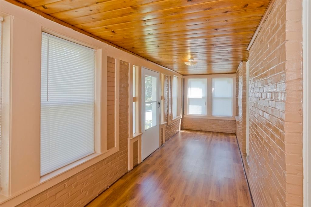 86 Laurence Springfield — Photo 12 of 42