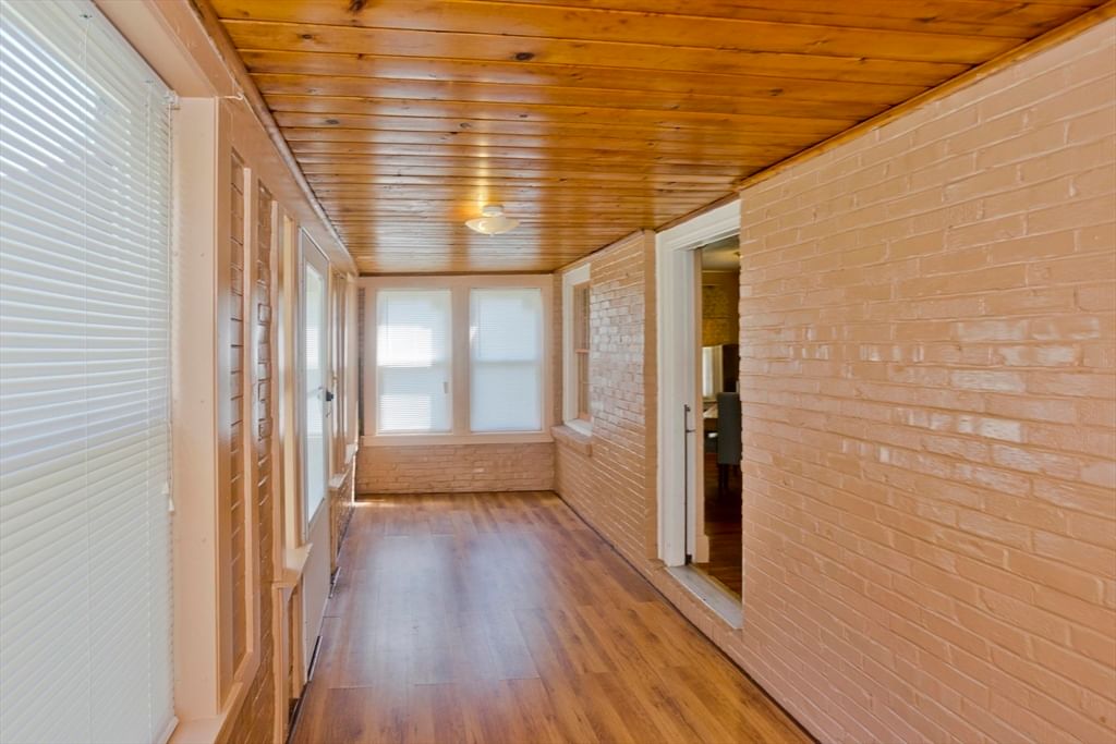 86 Laurence Springfield — Photo 13 of 42