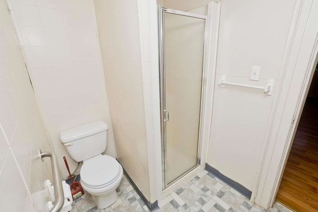 86 Laurence Springfield — Photo 14 of 42