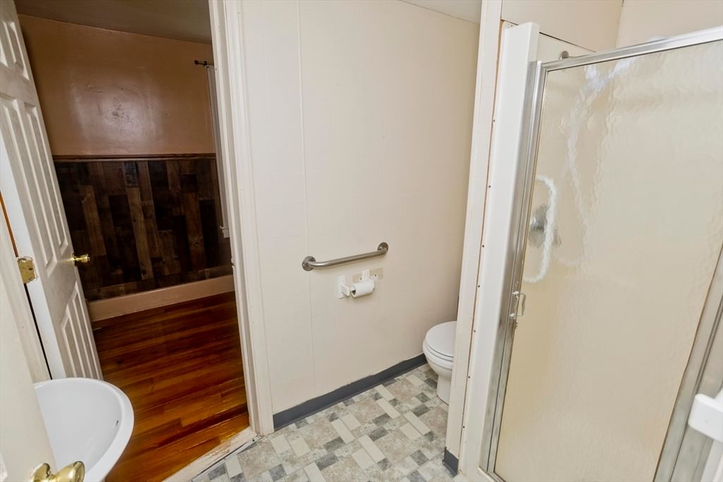 86 Laurence Springfield — Photo 16 of 42