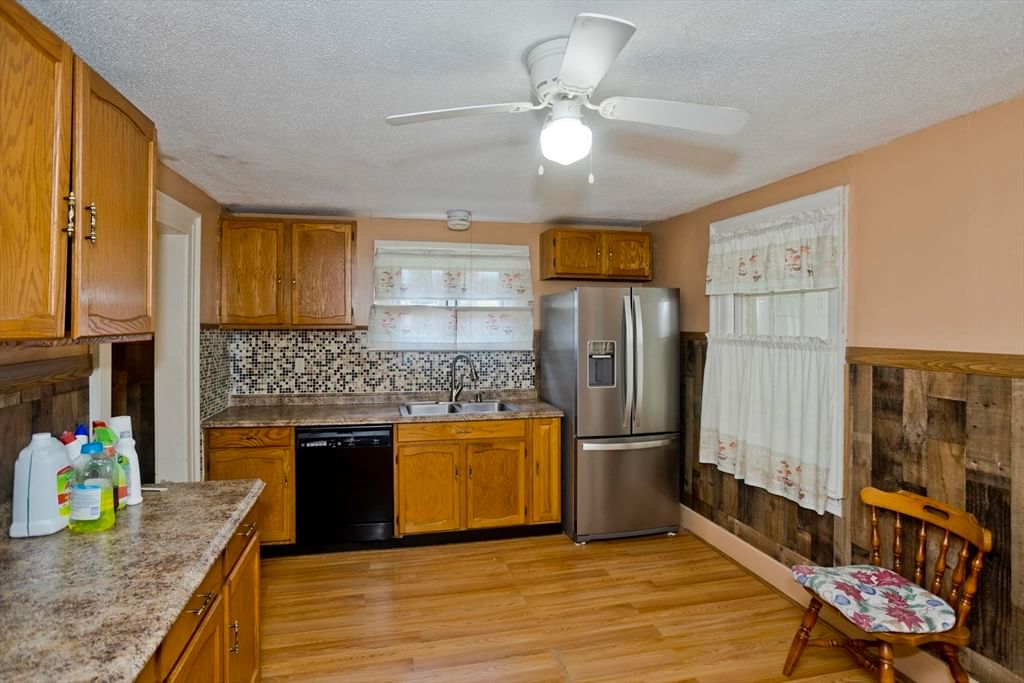 86 Laurence Springfield — Photo 2 of 42