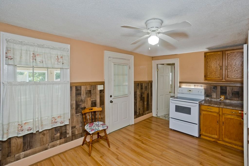 86 Laurence Springfield — Photo 3 of 42