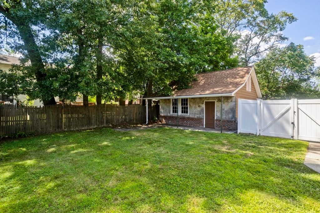 86 Laurence Springfield — Photo 37 of 42
