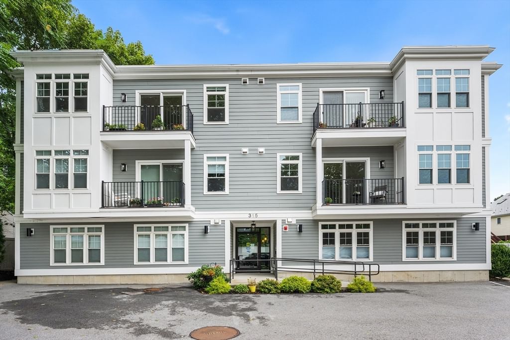 Property at 315 College Farm Rd #6, Waltham, MA 02451