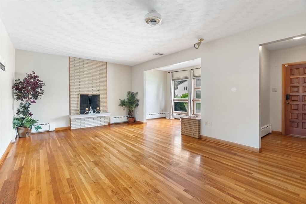 42 Marlboro Street Worcester — Photo 3 of 34