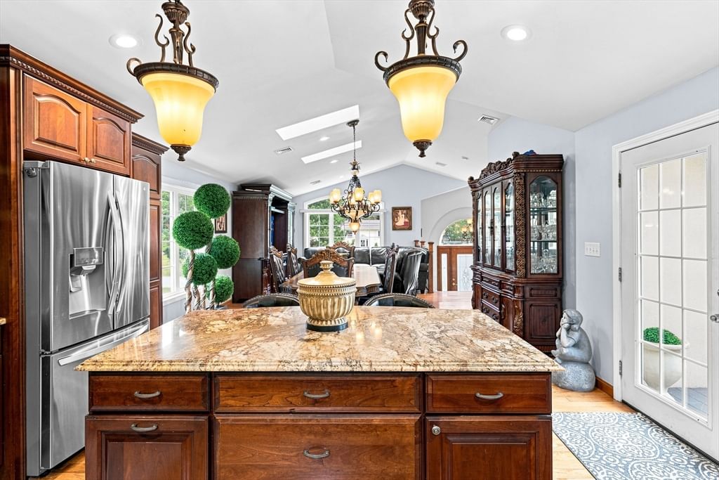 1298 Rebecca Rd Dighton — Photo 12 of 40