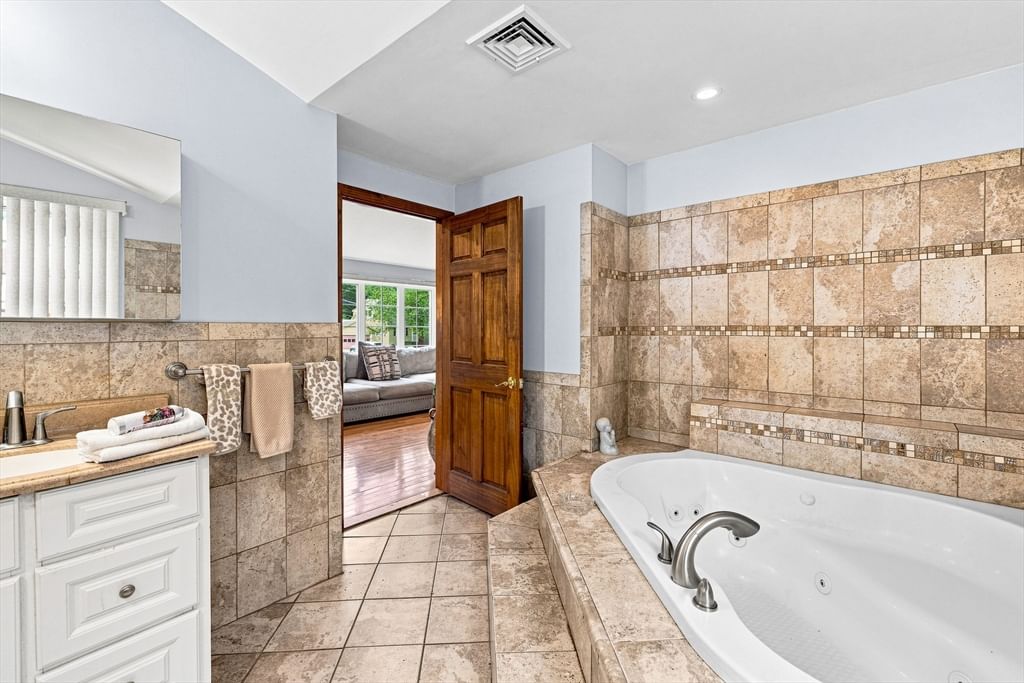 1298 Rebecca Rd Dighton — Photo 22 of 40