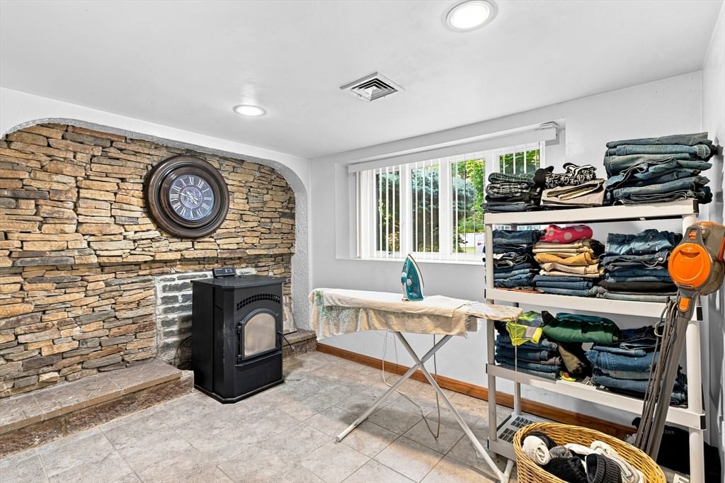 1298 Rebecca Rd Dighton — Photo 34 of 40