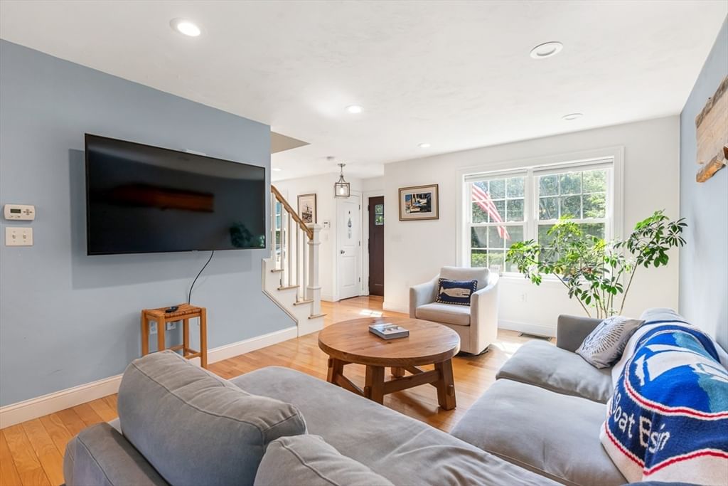 380 N Wheaton Ave Seekonk — Photo 11 of 42
