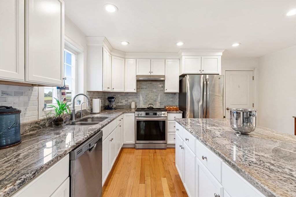 380 N Wheaton Ave Seekonk — Photo 17 of 42