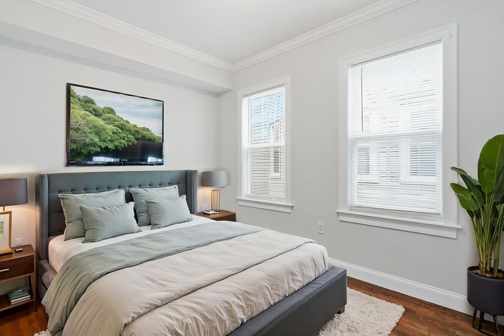 71 Walnut Park Boston — Photo 16 of 23