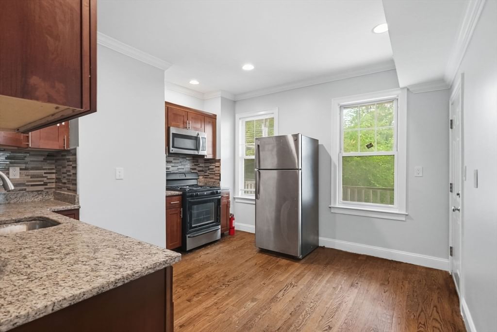 71 Walnut Park Boston — Photo 5 of 23