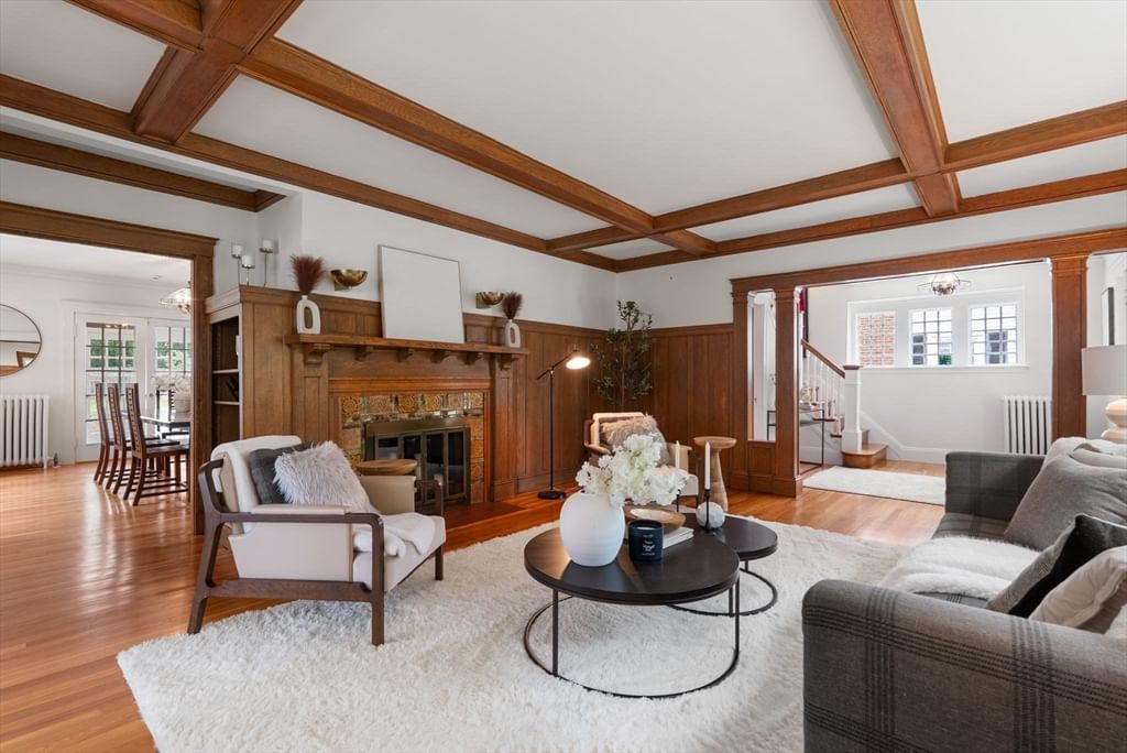 855 Commonwealth Ave Newton — Photo 4 of 37