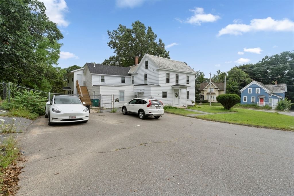 88 Ashburnham St Fitchburg — Photo 2 of 21