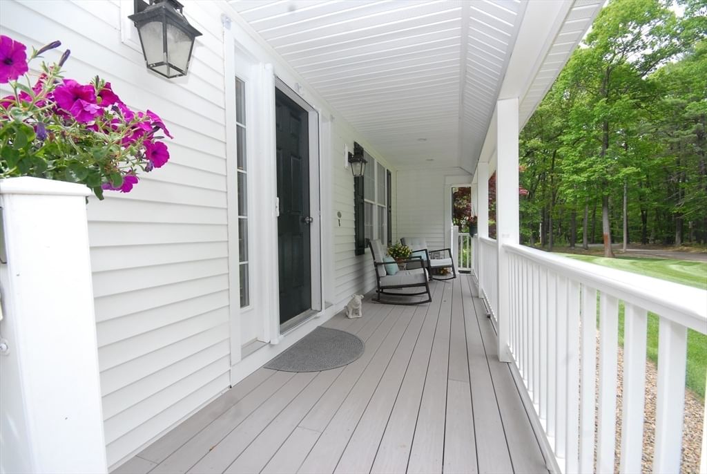 8 Barton Rd Harvard — Photo 4 of 24