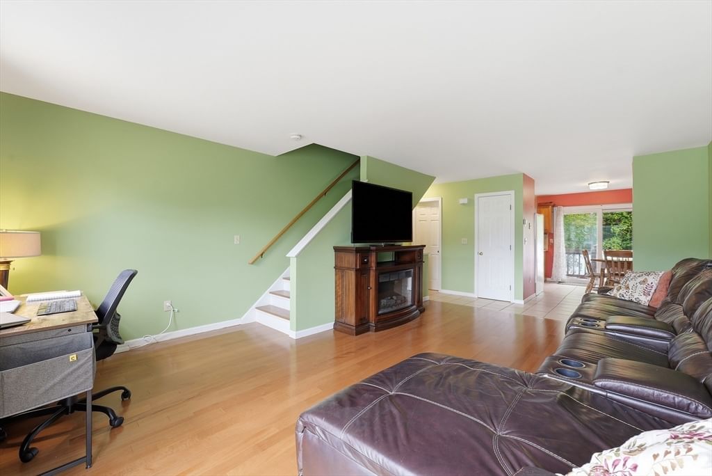 17 Waters Edge #17 Ludlow — Photo 10 of 23